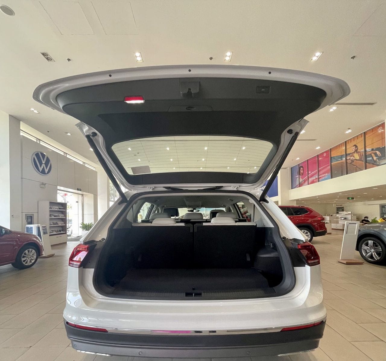 Volkswagen Tiguan 2022 Mới  41670429313